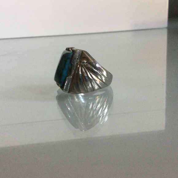 Large Silver & Turquoise Statement Ring - Picture 2 of 6